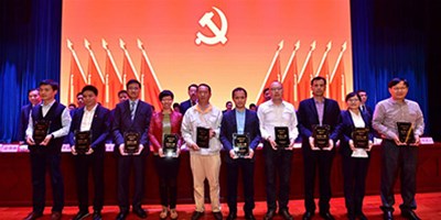 东升国际官网精机荣获新桥街路产值和纳税企业称号